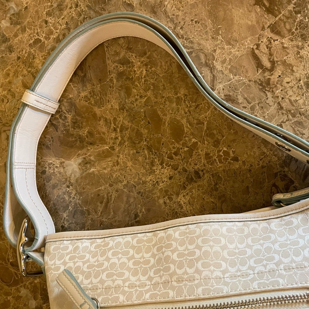 COACH Near Vintage Bee White Floral Embroidered Handbag Wristlet & Charm SET - Picture 14 of 17